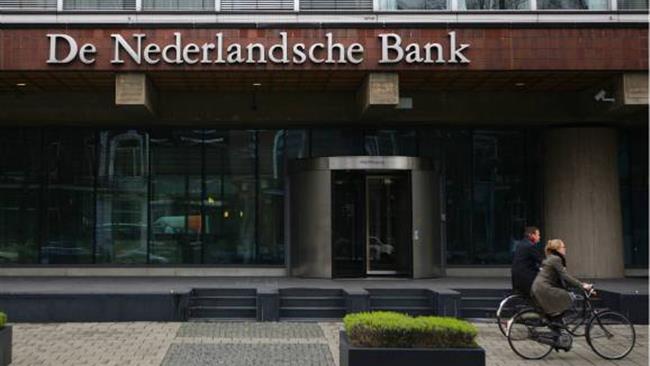 Iran’s ambassador to the Netherlands and president of the European country’s central bank in a meeting in The Hague explored avenues to facilitate trade and financial transactions between the two counties.