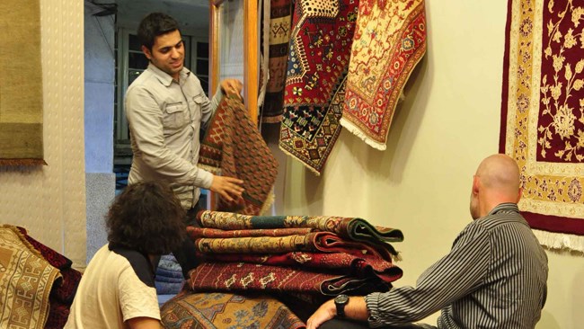 Iranian and Russian officials held a meeting to discuss ways to remove obstacles on the way of Irans exports of its hand-woven carpets to Russia.