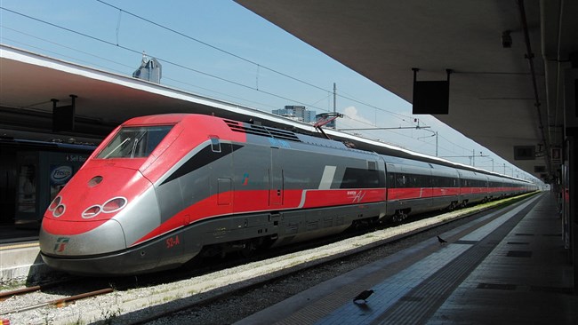 Iran and Italy will sign a deal worth 1.2 billion euros next week to build a high-speed railway between the central cities of Arak and Qom.