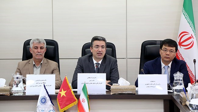 The Iranian private sector parliament says a joint chamber of commerce between Iran and Vietnam should do more to raise the bilateral trade volume to two billion dollars despite US sanctions.