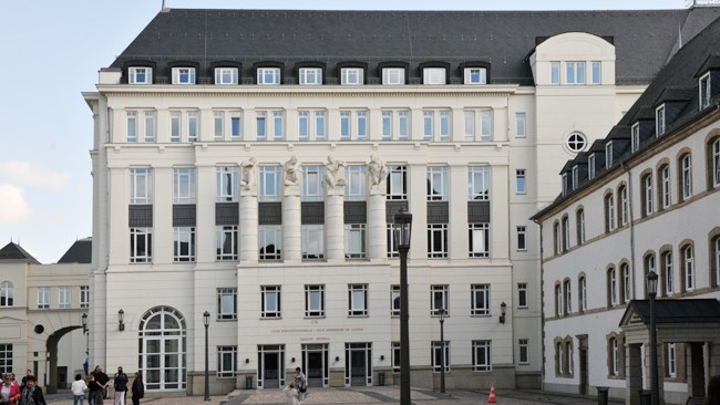 A top court in Luxembourg has officially blocked a long-running request by the US administration to seize $1.6 billion worth of Iranian cash assets.