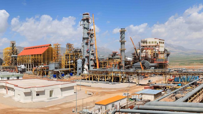 The ammonia unit of Lordegan Petrochemical Company in western Chaharmahal and Bakhtiari Province has started production, the managing director said.