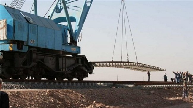 A senior Iraqi official says that work for a key rail link connecting the country to the neighboring Iran will begin in the very near future.