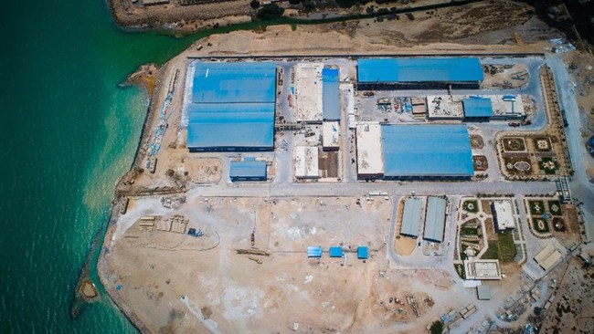 Iran’s energy minister says the country has plans to launch new desalination projects to supply 17 provinces with desalinated water from the sea.