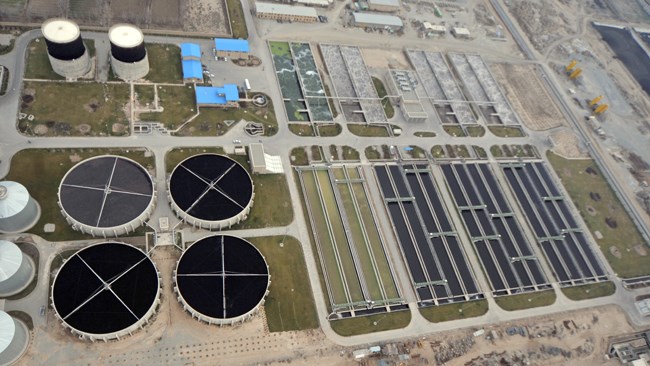 Two departments from Iran’s Ministry of Energy have signed a contract for guaranteed purchase of electricity from the country’s largest biogas plant located south of the capital Tehran.
