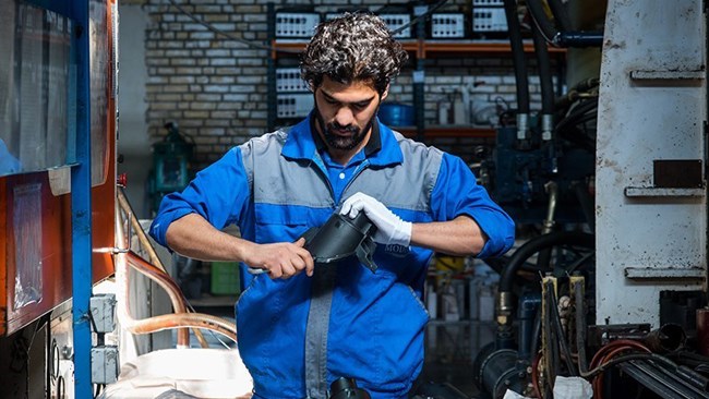 Small businesses account for 52% of the total number of industrial units and 45% of industrial jobs in Iran.