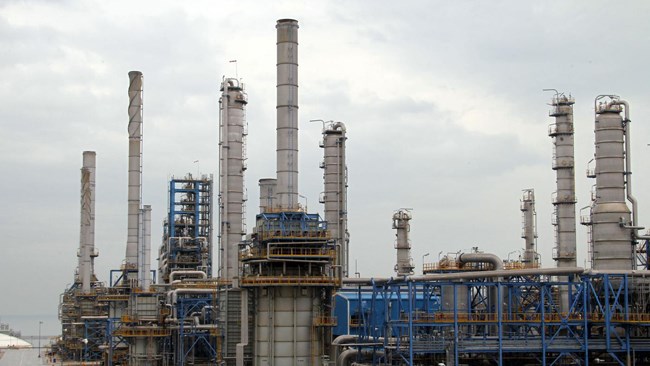 Iranian petrochemical plants exported 17.5 million tons of goods in the current fiscal year’s first seven months (March 21-Oct. 22), secretary-general of the Association of Petrochemical Employers Unions said.