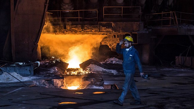 Major Iranian steel mills produced over 53.2 million tons of raw steel and different steel products in the fiscal year to March 20, according to statistics released by the Ministry of Industry, Mine and Trade.