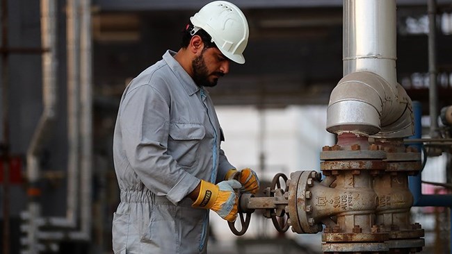 An Iranian petroleum industry source has denied reports suggesting that fuel production in the country has declined because of the lack of proper management on renovation operations in refineries.