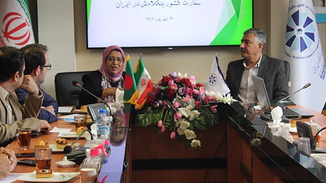Bangladeshi Commercial Counselor in Tehran Julia Moin said on Tuesday that her country is eager to import grapes and raisin from northeastern Iranian province of North Khorasan.