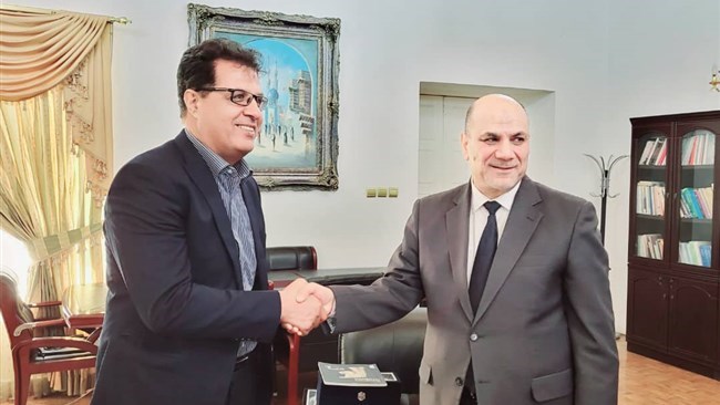 Iraqi Ambassador to Iran Nasser Abdul Mohsen Abdullah says in order to be able to keep the Iraqi market, Iran has to increase its joint investments with neighboring Iraq.