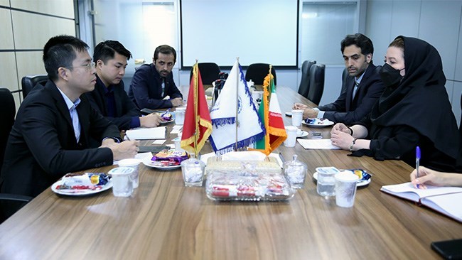 Niloofar Assadi, the caretaker of the international affairs of Iran Chamber of Commerce, Industries, Mines, and Agriculture (ICCIMA), has stressed the need for enhancement of barter trade as a way for increasing bilateral trade between Iran and Vietnam.