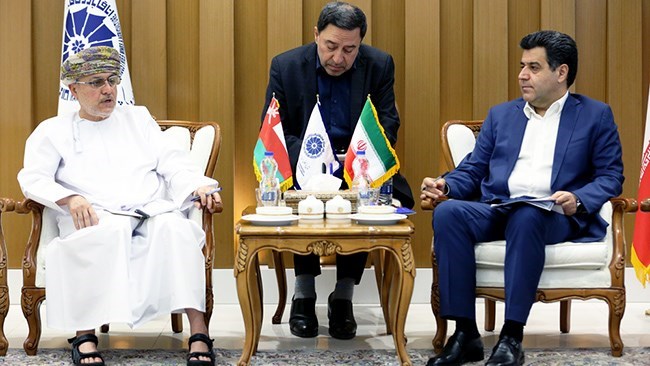 Oman’s Ambassador to Tehran Ibrahim bin Ahmed Almuaini has stressed the need for finding solutions to financial and banking problems with Iran.