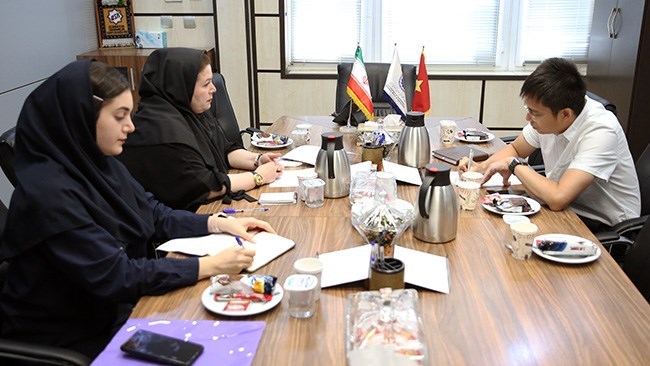 Head of the trade office of the Vietnamese embassy in Tehran Nguyen Thanh Long visited Iran Chamber of Commerce, Industries, Mines, and Agriculture (ICCIMA) headquarters in Tehran on Saturday where he had discussions with Niloofar Assadi, the ICCIMA caretaker of the international affairs.
