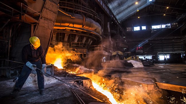 Iran continued to churn out more steel in May despite a decline in the global steel output as the country moved up three places to seventh in the global ranking of large steel producers, according to figures by the World Steel Association (worldsteel).