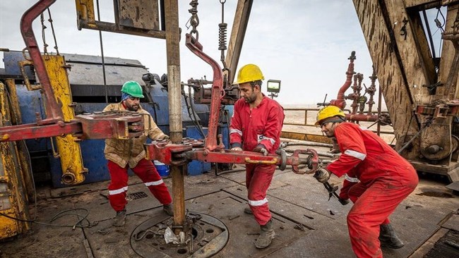 A recent report by Bloomberg says Iran has set a five-year record in oil production in 2023.