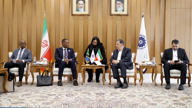 President of Iran Chamber of Commerce, Industries, Mines, and Agriculture (ICCIMA) Samad Hassanzadeh has voiced the readiness of the chamber to use modern settlement methods in trade with Africa.