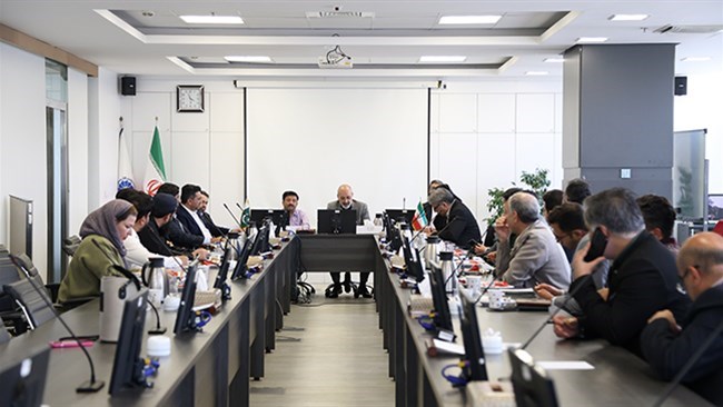 Economic activists from Iran and Pakistan believe that the two countries have to exercise free trade and barter trade mechanisms to further expand bilateral relations.