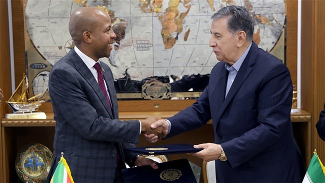 Chambers of commerce of Iran and South Africa have signed a memorandum of understanding, stressing the need for exchanging trade delegations and trade information in a bid to give a boost to bilateral cooperation.