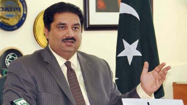 Pakistani Commerce Minister Khurram Dastgir Khan said his country is deeply interested in laying modern rail tracks and renovating existing routes for direct and transit trade with Iran and Afghanistan.