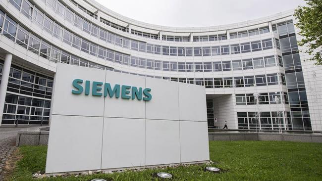 German engineering giant Siemens says it is preparing to sign a major deal with Iran to develop the country’s railway system.