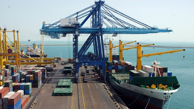 The latest official figures show that Iran’s exports to Oman increased by about 400 percent after the removal of sanctions in January in what could be a strong indication that the Sultanate is already replacing the UAE as Iran’s the most important regional trade partner.