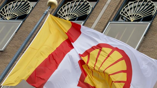 Traders say Royal Dutch Shell has resumed purchases of Iranian crude.