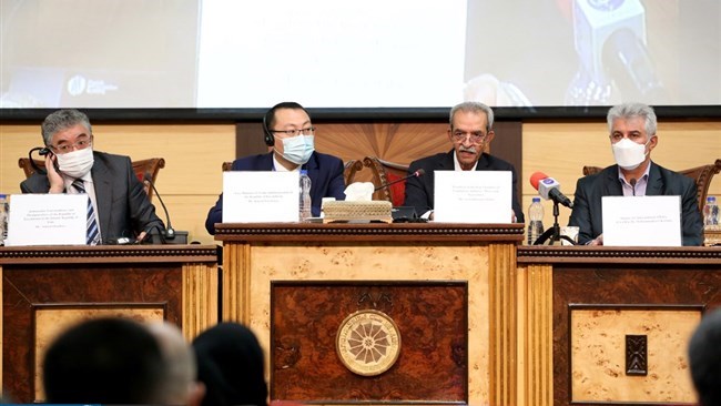 Participants of a major trade meeting between Iran and Kazakhstan underlined that once the visa and transportation obstacles on the way of trade relations between Iran and Kazakhstan are removed, trade between the two countries are expected to hit $6 billion.