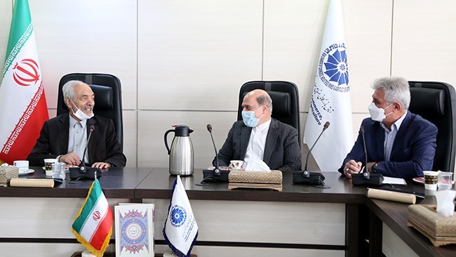 The board of directors of Iran-Canada Joint Chamber of Commerce convened on Friday when the members offered three proposals to facilitate the revival of economic relations between Tehran and Ottawa.