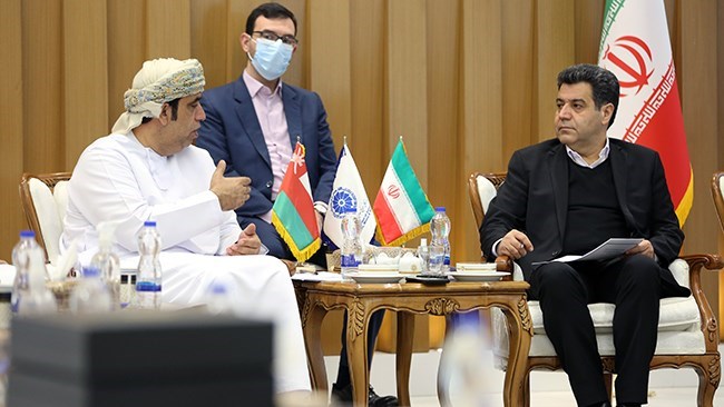 Underlining the need to take further steps to boost logistic and transportation cooperation between Iran and Oman, Hossein Selahvarzi, the vice-president of Iran Chamber of Commerce, said that Iran’s Chabahar Port provides a good chance for more enhanced cooperation between the two countries.