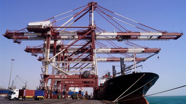 Figures by Iran Ports and Maritime Organization (PMO) show loading and unloading operations at ports located south and north of the country soared by nearly 10% in the four months to July 22 against similar period last year.
