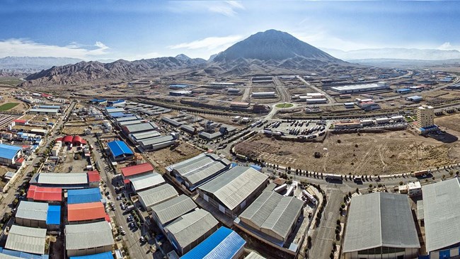President Hassan Rouhani inaugurated 20 industrial projects in Aras Free Trade and Industrial Zone located in West Azarbaijan Province via videoconference on Monday.