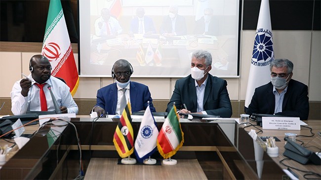 The existence of banking problems and the lack of a direct flight between Iran and Uganda are preventing the two countries from developing economic exchanges, a representative of Iran private sector said on Sunday.