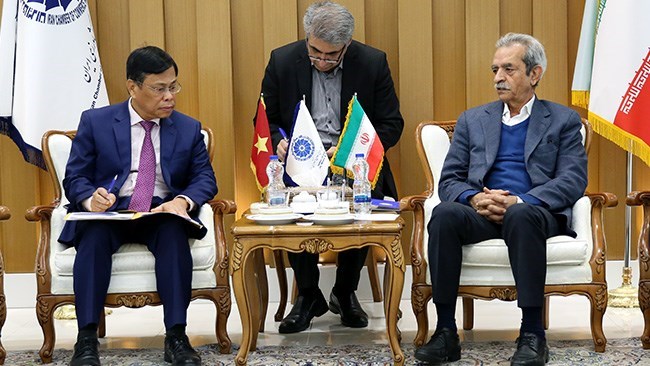 President of Iran Chamber of Commerce, Industries, Mines, and Agriculture (ICCIMA) Gholam Hossein Shafei says barter trade between Iran and Vietnam has to be enhanced so as to thwart banking obstacles on the way of trade exchanges.