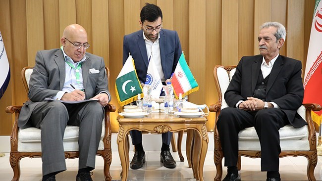 President of Iran Chamber of Commerce, Industries, Mines, and Agriculture (ICCIMA) Gholam Hossein Shafei and President of Lahore Chamber of Commerce and Industry Mian Nauman Kabir, in a meeting in Tehran on Monday, stressed the need for introducing a barter trade mechanism between Iran and Pakistan.