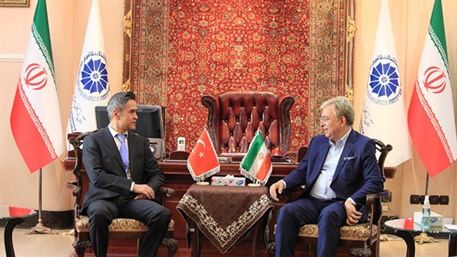 Chairman of Tabriz Chamber of Commerce in northwestern Iran Younes Jaeleh said on Saturday that a preferential agreement between Iran and Turkey need to be expanded to include further areas.