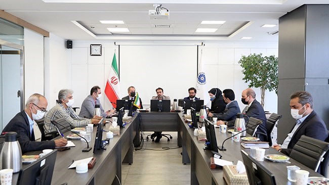 In a meeting in Tehran between Mexican Ambassador to Iran Guillermo Alejandro Puente Ordorica and Iranian economic activists on Tuesday, the two sides called for signing agreements between Tehran and Mexico City on customs cooperation and avoiding double taxation.