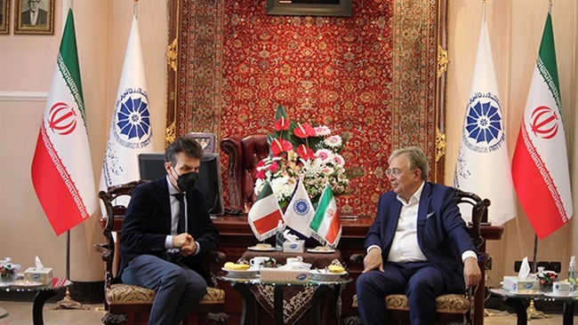 Younes Jaeleh, the Chairman of Tabriz Chamber of Commerce, a local chamber in northwestern Iran, on Sunday stressed the need for Italy to facilitate issuance of trade visas for Iranian businesspersons so as to give a boost to longstanding bilateral relations between the two countries.