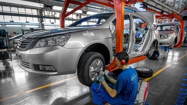 Referring to the chance for the Iranian automakers and spare part producers to find a place in the Russian market, an Iranian auto industry figure proposed launching a platform by Iran, Russia and China for joint auto production.