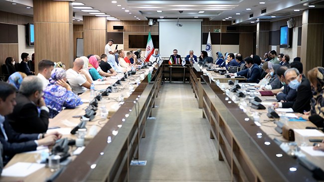 A large delegation of representatives from Russian businesses and companies visited Iran Chamber of Commerce, Industries, Mines, and Agriculture (ICCIMA) on Monday.