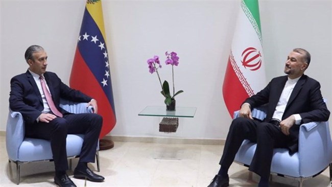 Venezuelan Oil Minister Tareck El Aissami has hailed Iran’s experiences in the field of energy and technology, saying his country is willing to benefit from them and forge closer cooperation with Tehran.