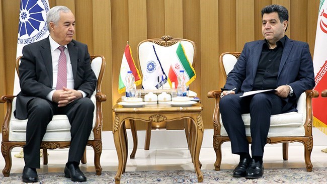 President of Iran Chamber of Commerce, Industries, Mines, and Agriculture (ICCIMA) Hossein Selahvarzi has urged the need for forming a joint arbitration center with Tajikistan to settle the disputes between businesspersons active in trade between the two countries.