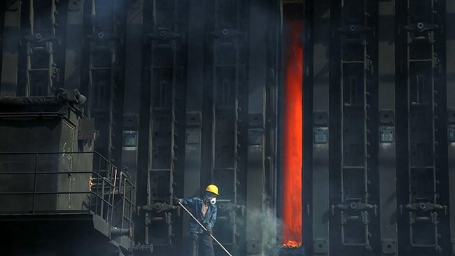 Lower electricity supplies to Iranian steel producers caused a major decline in the output in the first half of the calendar year that started in late March, according to figures by the Iranian Steel Producers Association (ISPA).