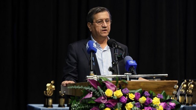 Iran’s Minister of Economy Abdolnaser Hemmati has said that the government will address concerns regarding forex rates in the near future which he believed would lead to a surge in the country’s exports.