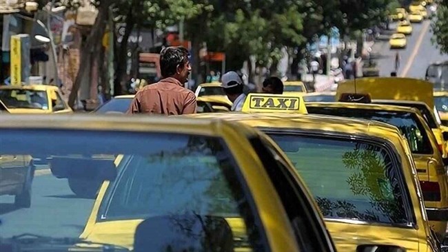 Municipal authorities in Tehran have decided to replace 2,000 worn-out taxis with electric vehicles (EVs).