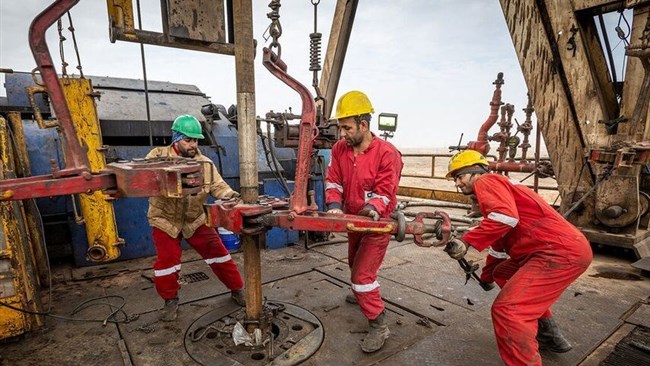 The International Energy Agency (IEA) declared a 50,000 barrel per day jump in Iran’s daily oil production in the fourth month of the current year, reaching 3.3 million barrels per day.