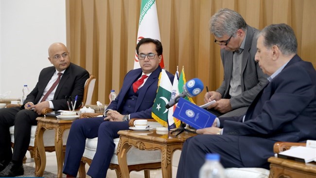 President of Iran Chamber of Commerce, Industries, Mines, and Agriculture (ICCIMA) Samad Hassanzadeh has stressed the need for Iran and Pakistan to exercise barter trade and free trade so as to materialize a target for increasing bilateral exchanges to $10 billion.