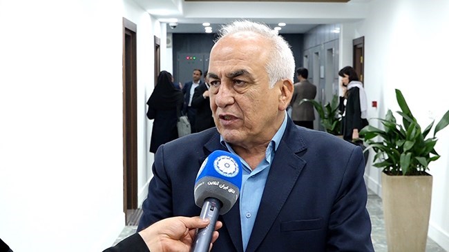 Mahmoud Siadat, the chairman of Iran-Afghanistan Joint Chamber of Commerce, has stressed the need for Iranian businesspeople to make joint investments in Afghanistan.