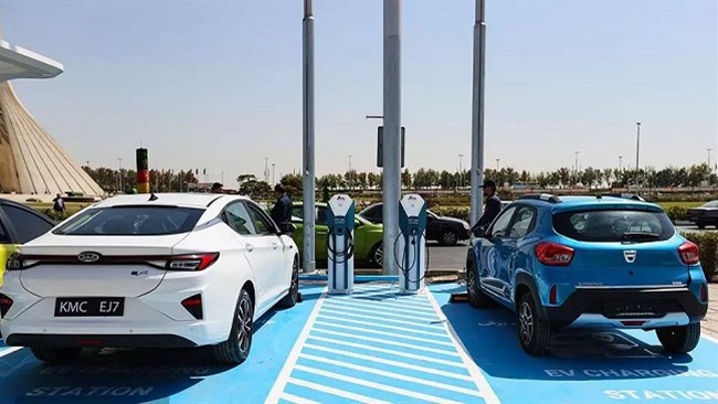 Iran has plans to produce 5,000 electric and hybrid cars by the end of the calendar year to late March 2025, according to an official with the Ministry of Industry, Mine and Trade (MIMT).