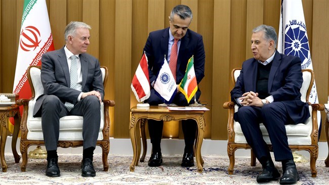Iran’s private sector has expressed interest in expanding cooperation with Austria in renewable energy and green projects.